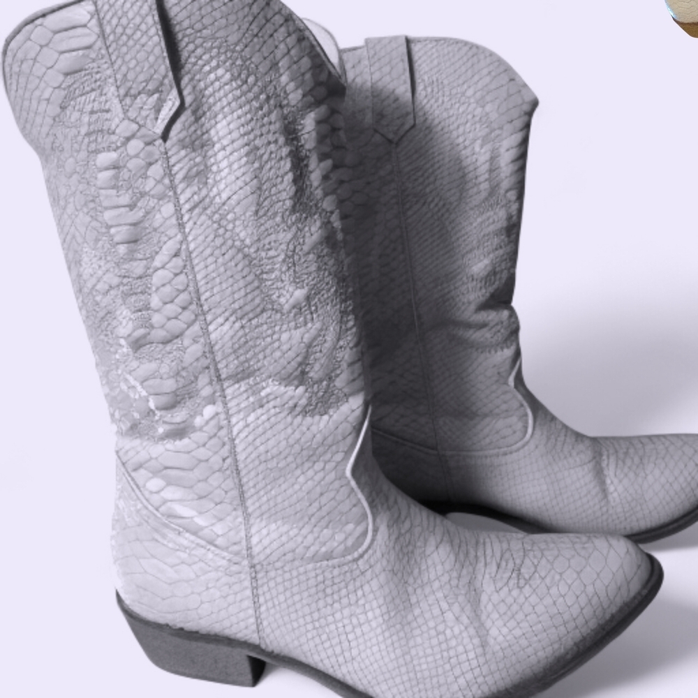 Coconuts by Matisse Gray Snakeskin Heeled Boots SZ 7